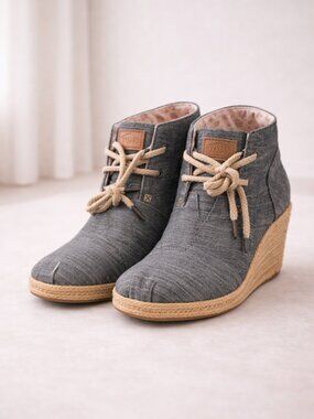 TOMS Desert Wedge Booties Chambray Canvas Lace Up Espadrille Heel W8.5